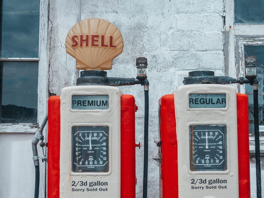Het duurzame benzinestation in Zutphen met laadpunten voor elektrische voertuigen en milieuvriendelijke praktijken voor lokal