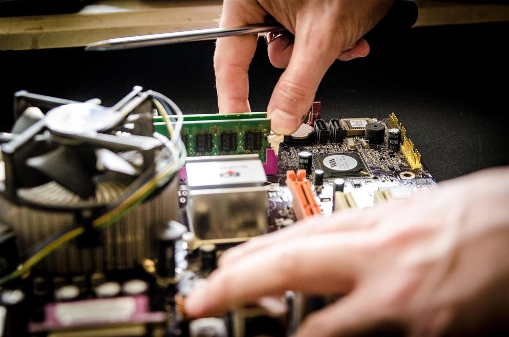 Professionele computer reparatie in Uden met expert hulp voor hardwareproblemen, virusinfecties en gegevensbescherming