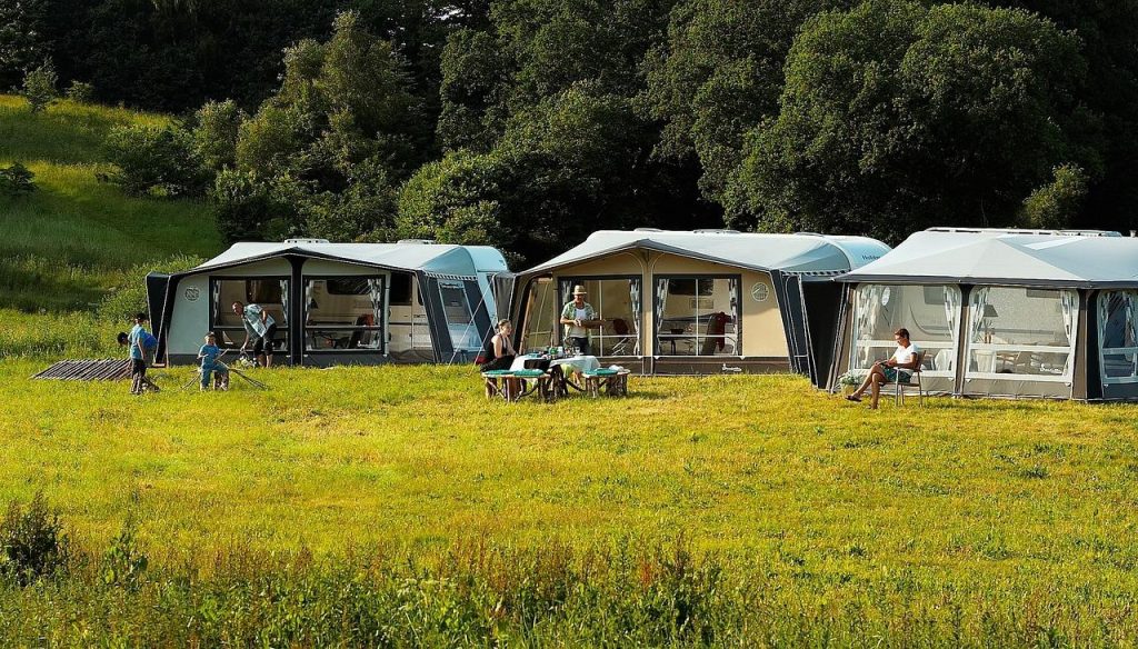 Campingwinkel in Weert met uitgebreid assortiment tenten, slaapzakken en kampeeruitrusting voor outdoor enthusiasten
