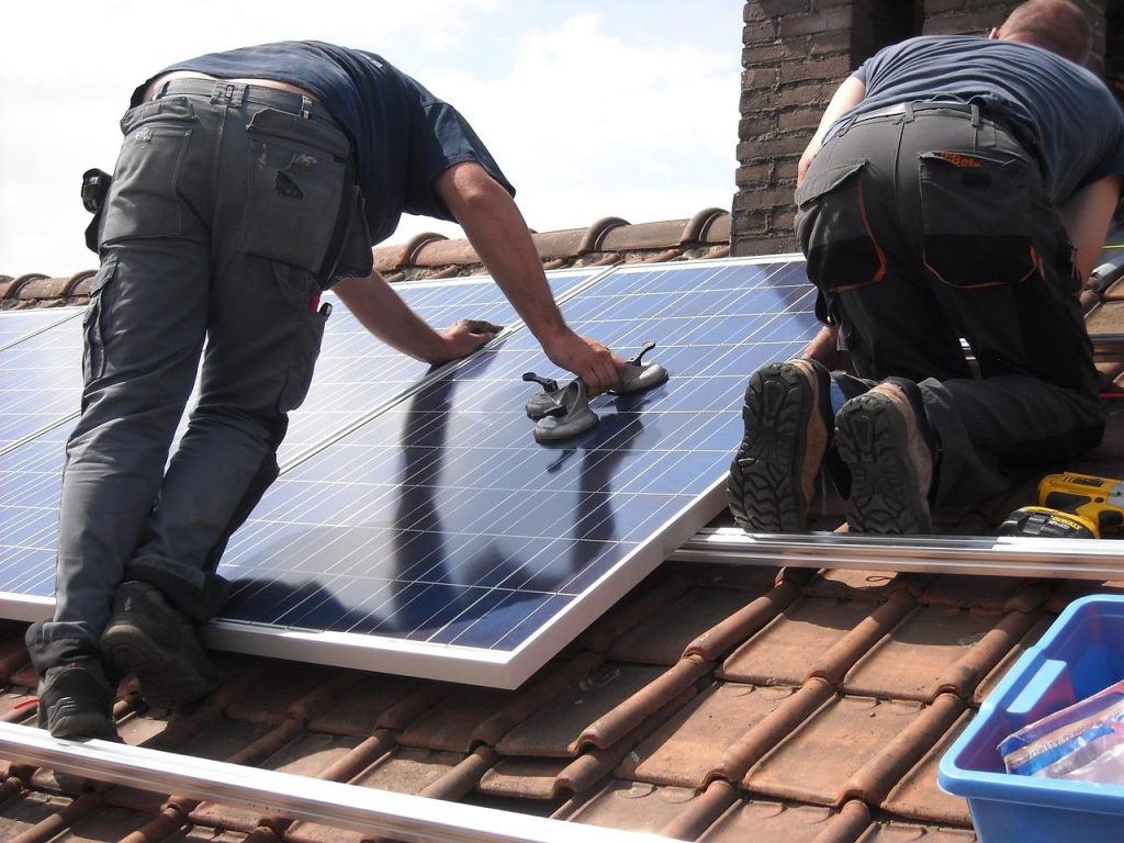 Wintervoorbereiding: isolatie, radiatoren en circulatiepomp voor een warm en energiezuinig huis